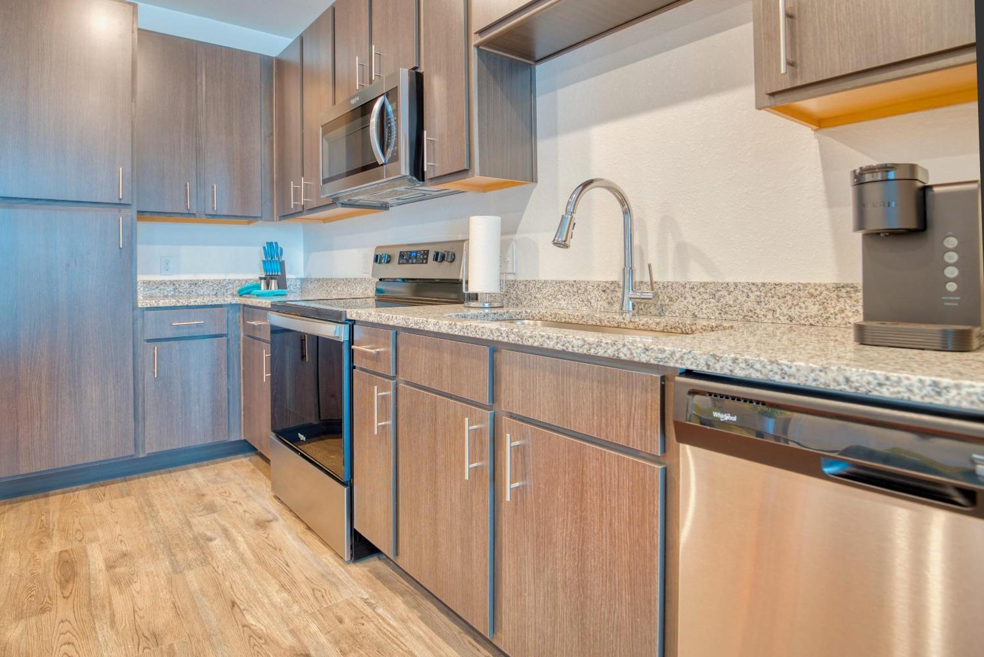 Luxe One Bedroom Apartment With Balcony Gainesville Exterior foto
