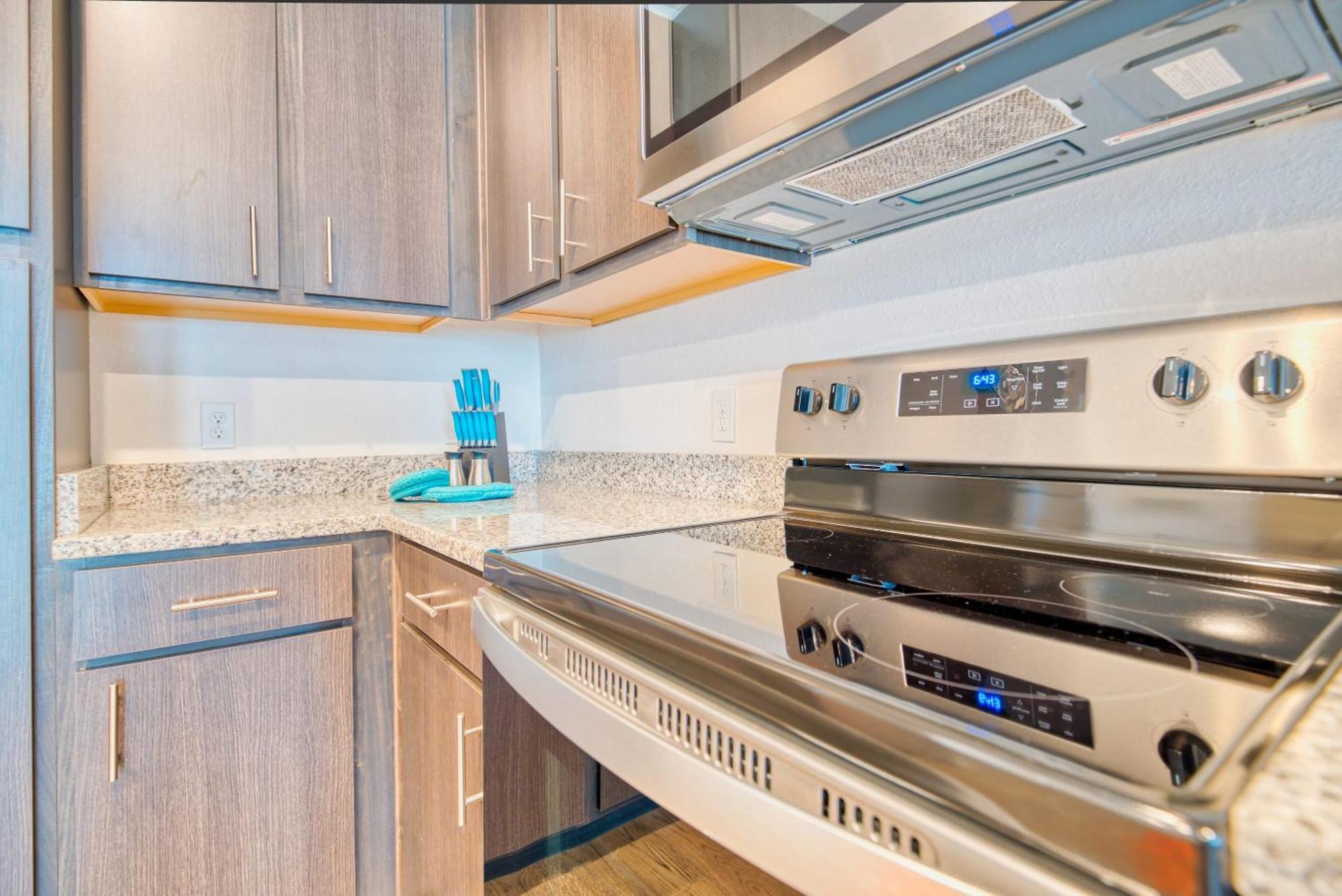 Luxe One Bedroom Apartment With Balcony Gainesville Exterior foto